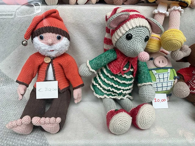 Circa 61 gehaakte poppen & knuffels - afbeelding 17 van  17