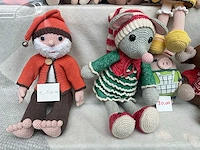Circa 61 gehaakte poppen & knuffels - afbeelding 17 van  17