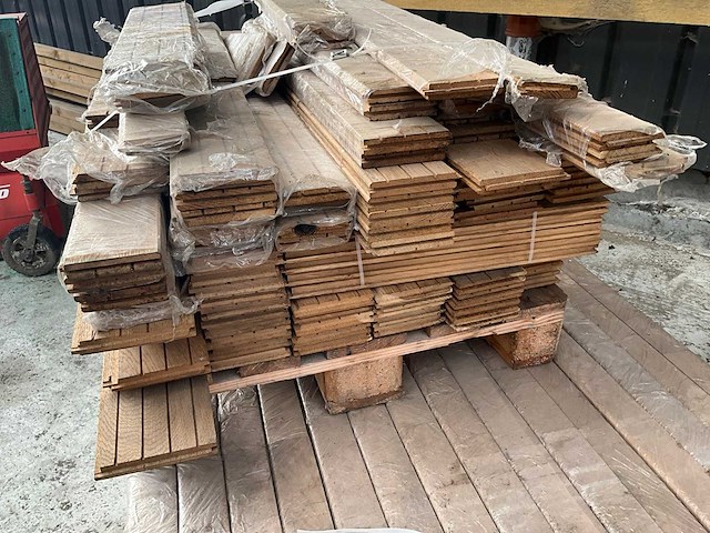 Circa 720 meter plinten (eik) - afbeelding 6 van  9