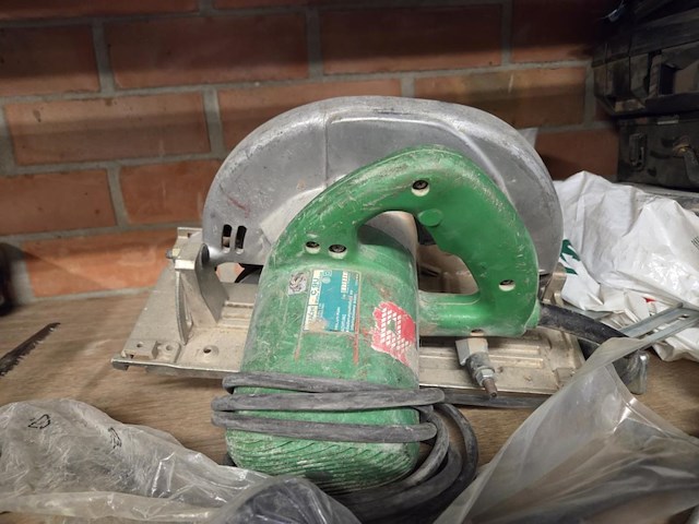 Circkelzaagmachine hitatchi c9u - afbeelding 4 van  4