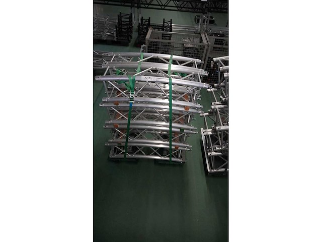 Circle truss s312408 (1/3 - 8m not complete) - afbeelding 1 van  1