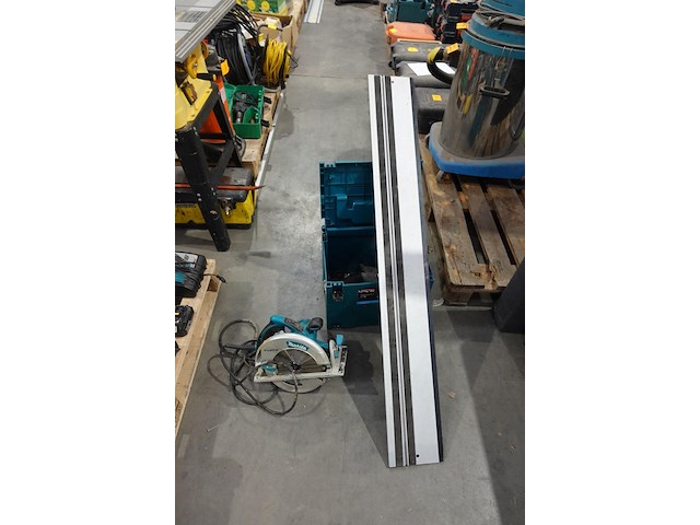Cirkelzaag + geleidingslat makita - afbeelding 1 van  5