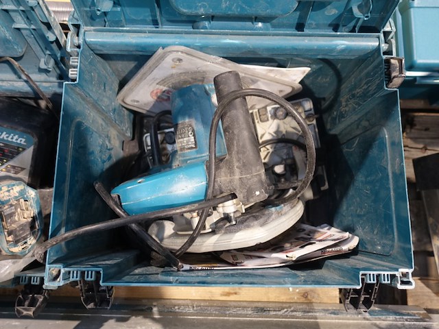 Cirkelzaag makita - afbeelding 1 van  6