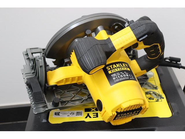 Cirkelzaag stanley fatmax fme301 - afbeelding 3 van  6