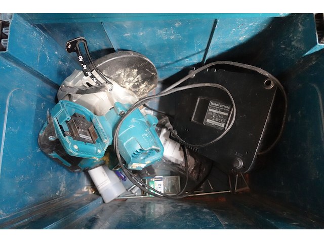 Cirkelzaagmachine makita + haakse slijper hitachi - afbeelding 4 van  5