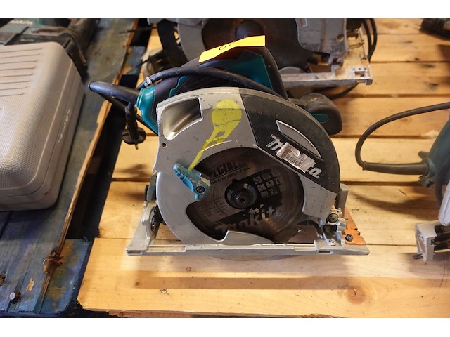 Cirkelzaagmachine makita - afbeelding 1 van  3