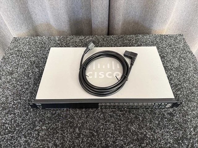 Cisco sf300-24p poe netwerk switch - afbeelding 6 van  6