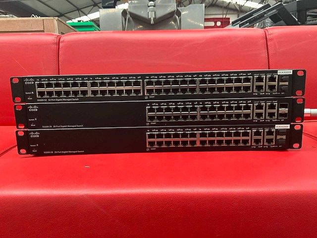 Cisco sg300 switches en diversen (3x) - afbeelding 1 van  9