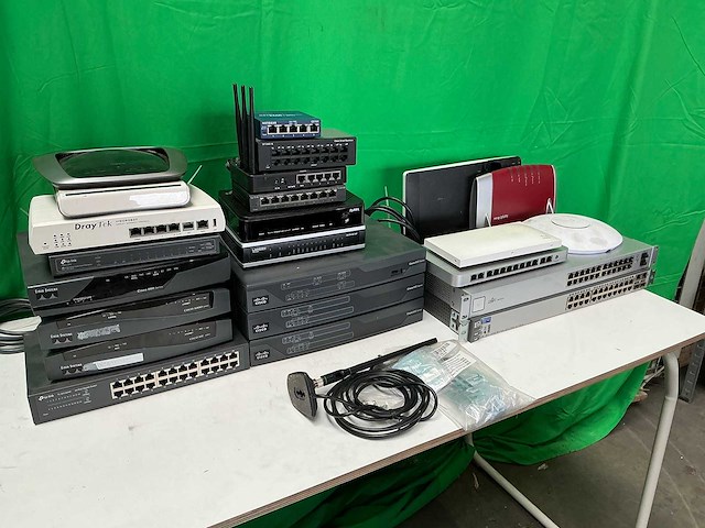 Cisco, unifi, tp-link, hp, etc - wifi, router & switch (25x) - afbeelding 1 van  12
