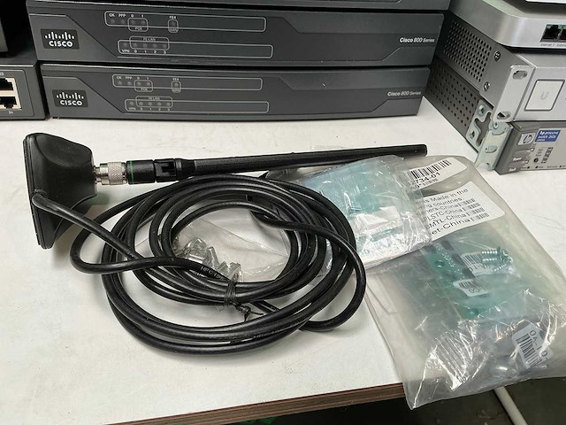 Cisco, unifi, tp-link, hp, etc - wifi, router & switch (25x) - afbeelding 11 van  12