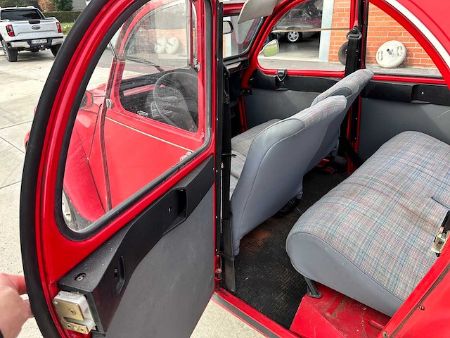 Citroen - 2cv6 club - oldtimer - afbeelding 34 van  39