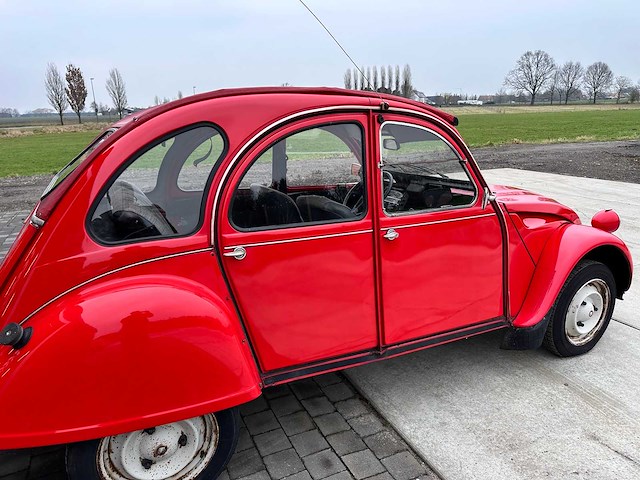 Citroen - 2cv6 club - oldtimer - afbeelding 12 van  16