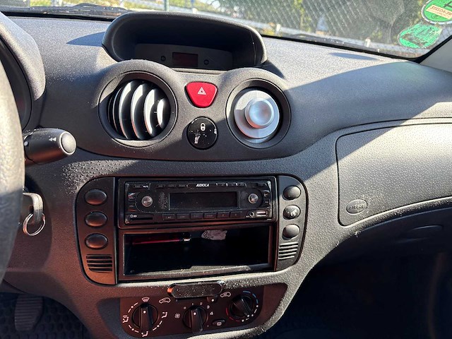 Citroen - c2 - car - afbeelding 3 van  10