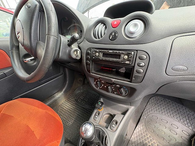 Citroen - c2 - car - afbeelding 8 van  18
