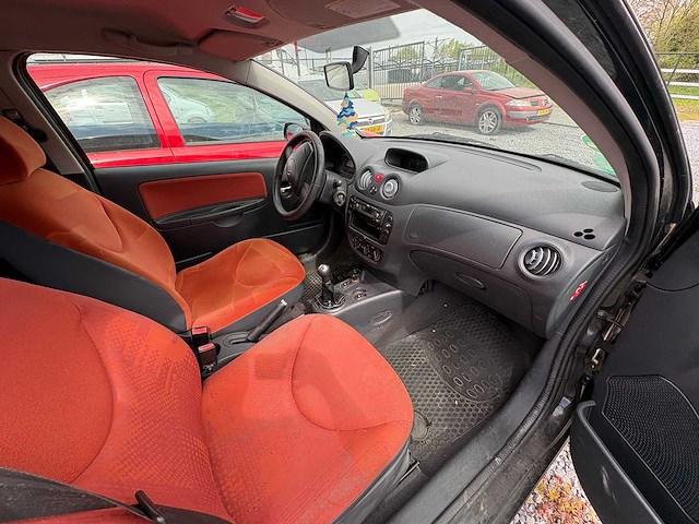Citroen - c2 - car - afbeelding 7 van  18