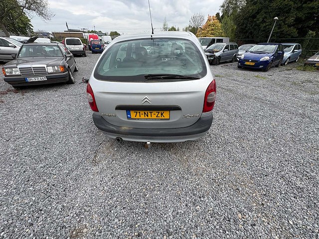 Citroen - xsara picasso - 1.8i-16v différence2 - car - 2004 - afbeelding 11 van  12
