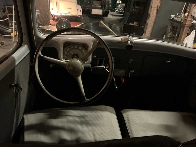 Citroen 11 traction avant familiale oldtimer - afbeelding 2 van  26