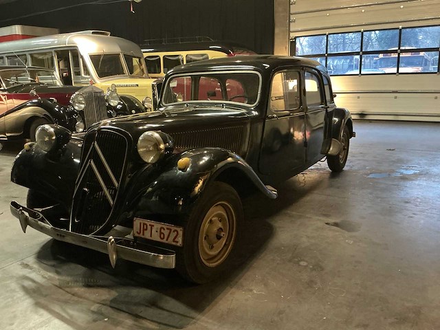 Citroen 11 traction avant familiale oldtimer - afbeelding 1 van  26