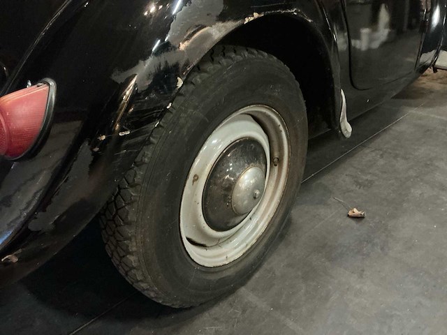 Citroen 11 traction avant familiale oldtimer - afbeelding 13 van  26