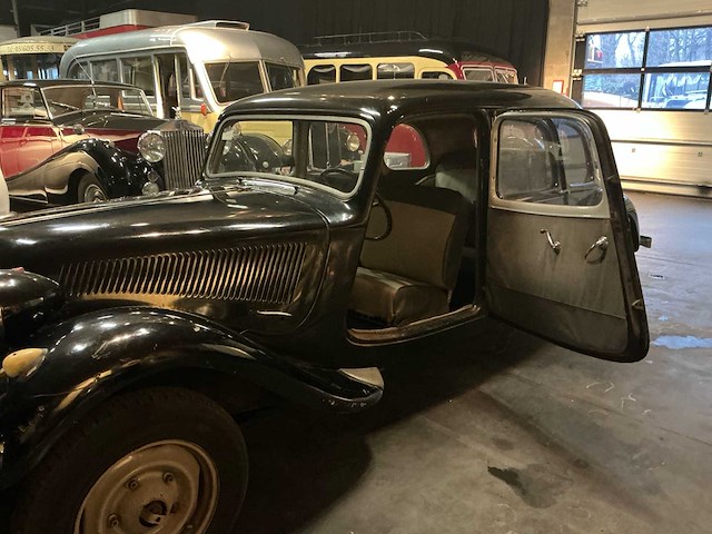 Citroen 11 traction avant familiale oldtimer - afbeelding 19 van  26