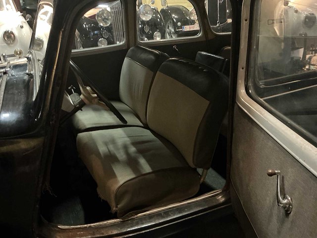 Citroen 11 traction avant familiale oldtimer - afbeelding 20 van  26