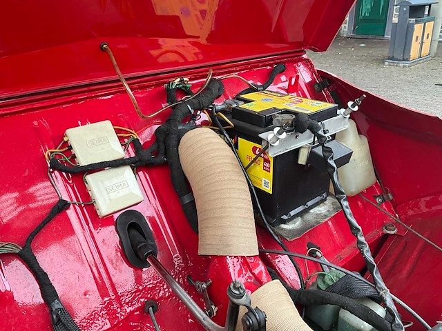 Citroën 2 cv vintage auto - afbeelding 25 van  44