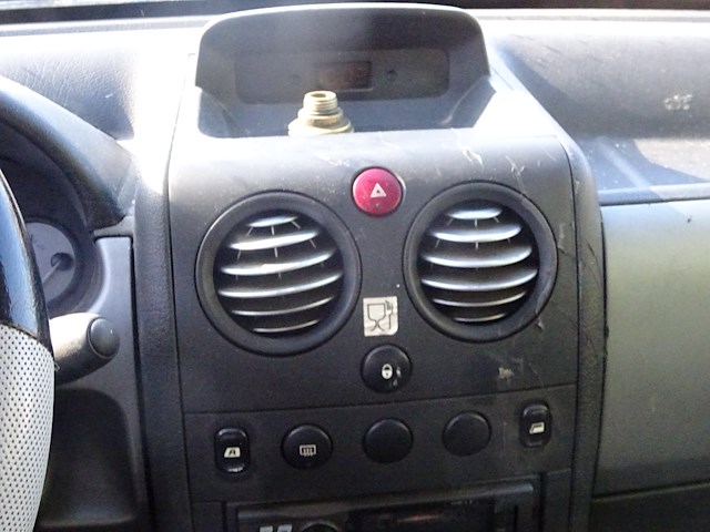 Citroën berlingo 2008, benzine/lpg geschouwd - afbeelding 12 van  14