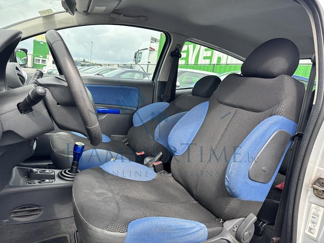 Citroen c2, 1.4i vtr,2004 - afbeelding 2 van  33