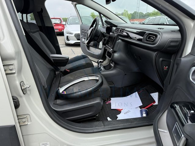 Citroen c3 1.2 puretech shine eat6 s&s 110 at, 2017 - afbeelding 18 van  35
