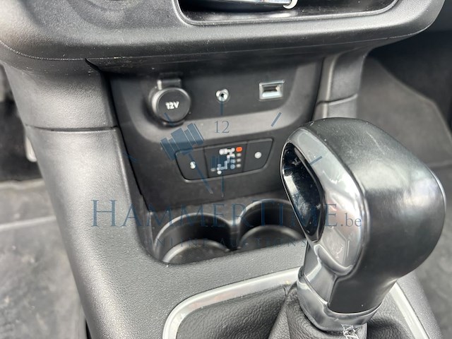 Citroen c3 1.2 puretech shine eat6 s&s 110 at, 2017 - afbeelding 8 van  39