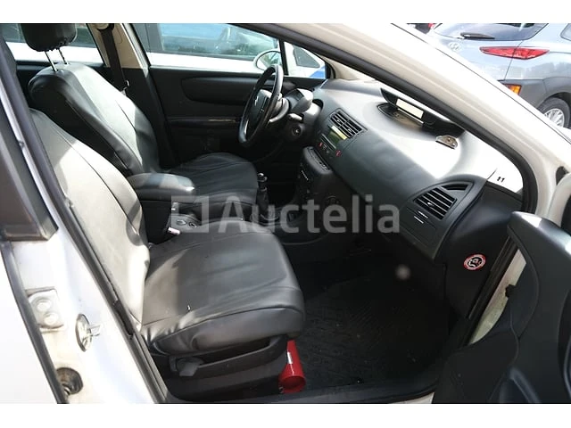 Citroën c4 (2007-vin:vf7lcnfuc74687775) - afbeelding 2 van  38