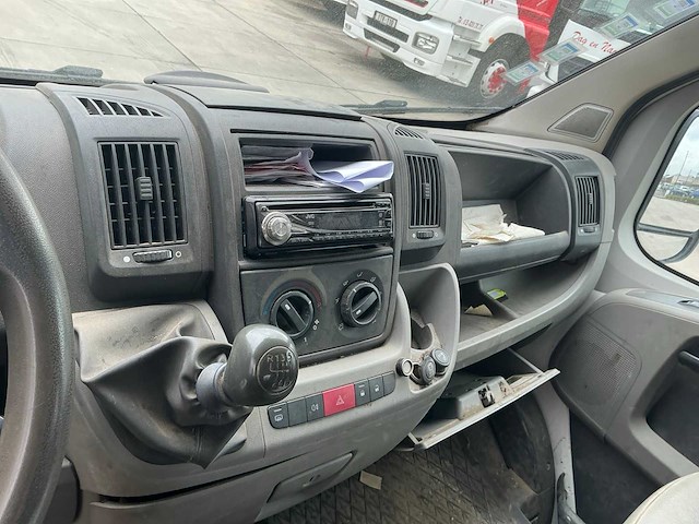 Citroën jumper lichte vrachtwagen met open laadbak - afbeelding 2 van  8