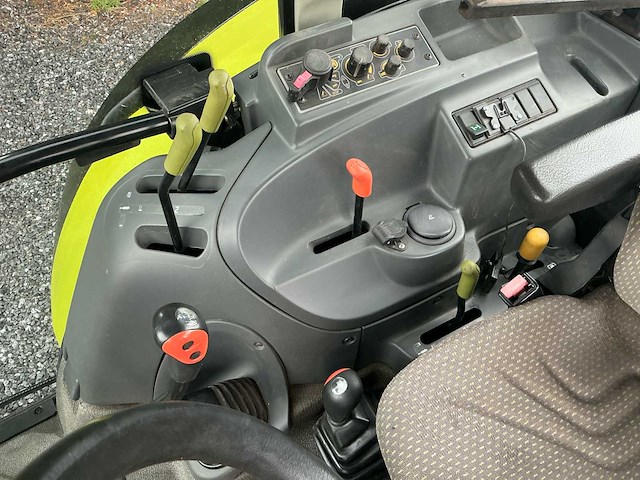 Claas - axos 310 type a22 - 4-wheel drive tractor - 2010 - afbeelding 10 van  32