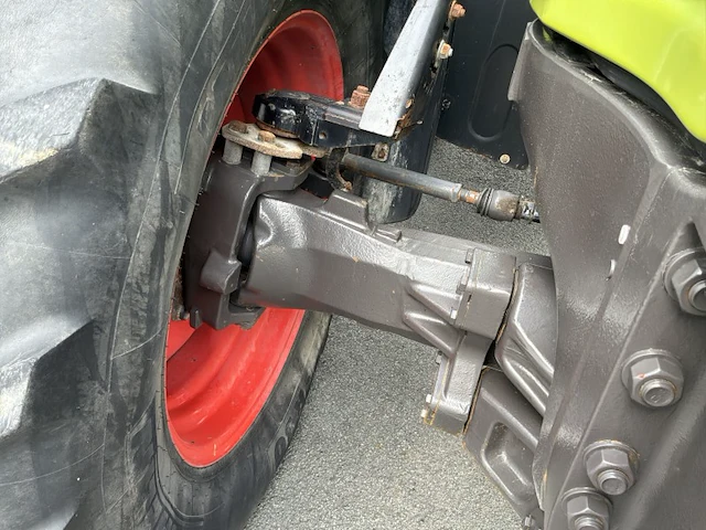 Claas 830 axion vierwielaangedreven tractor - afbeelding 10 van  34