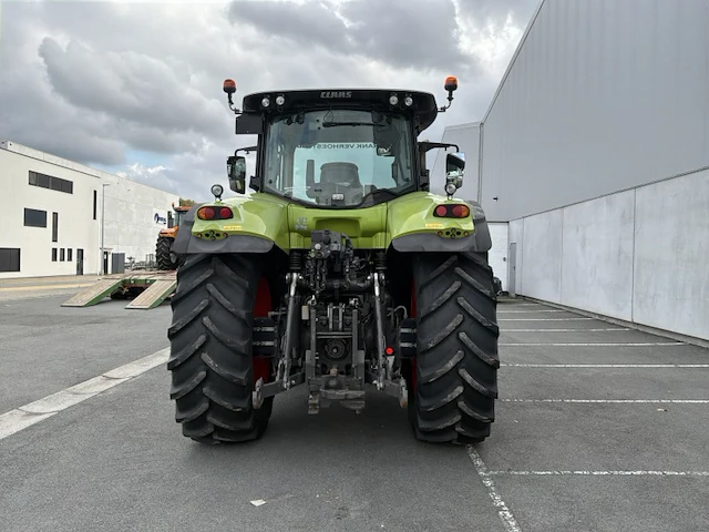 Claas 830 axion vierwielaangedreven tractor - afbeelding 31 van  34