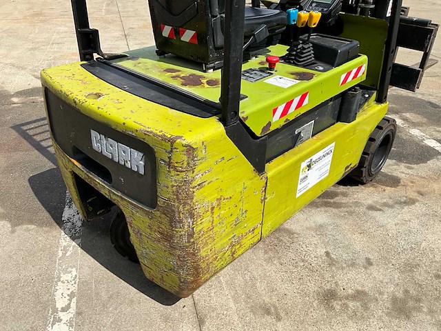 Clark vorkheftruck 2000kg - functioneel - afbeelding 11 van  15