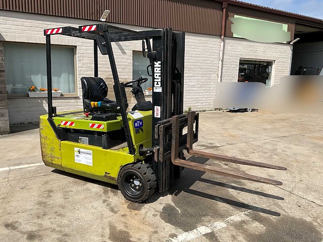 Clark vorkheftruck 2000kg - functioneel - afbeelding 12 van  15
