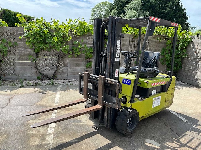 Clark vorkheftruck 2000kg - functioneel - afbeelding 1 van  7