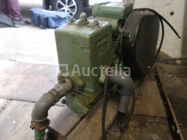 Classal waterpomp - afbeelding 1 van  3