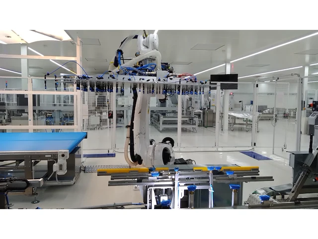 Cleanroom pvb assembly line - afbeelding 9 van  36
