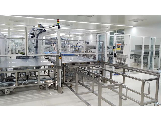 Cleanroom pvb assembly line - afbeelding 1 van  36