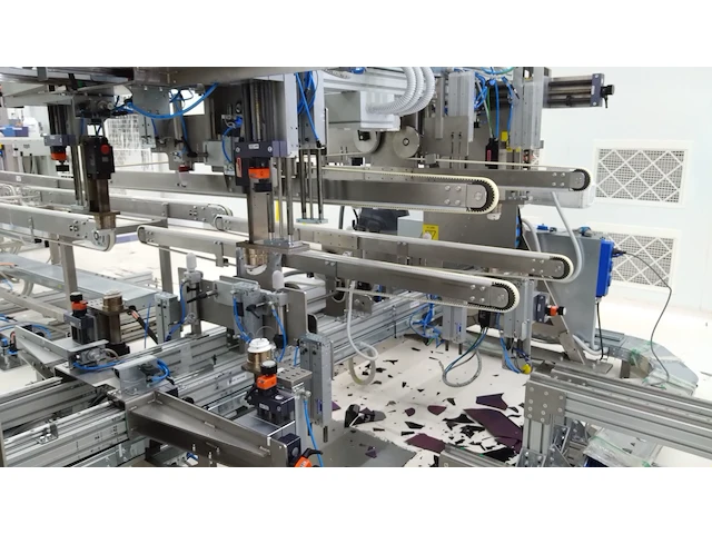 Cleanroom pvb assembly line - afbeelding 15 van  36