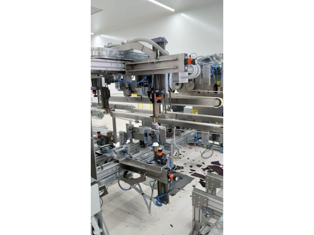 Cleanroom pvb assembly line - afbeelding 16 van  36