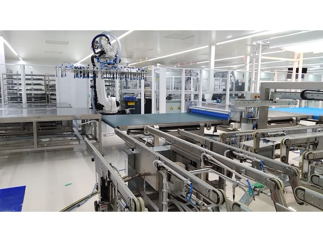 Cleanroom pvb assembly line - afbeelding 31 van  36