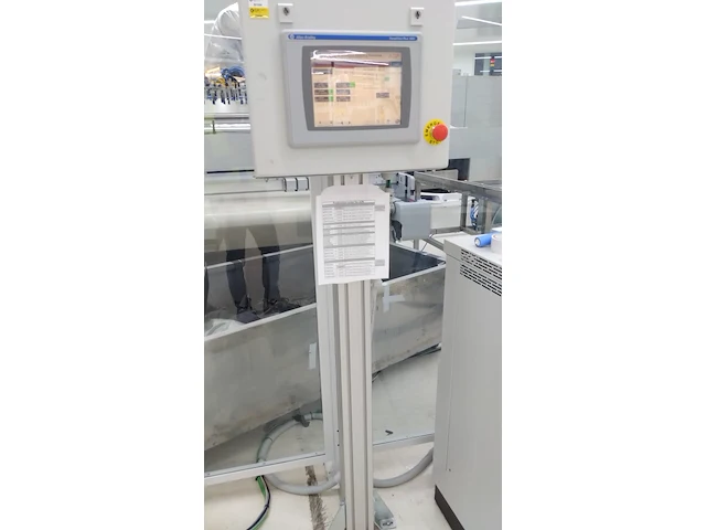 Cleanroom pvb cutting cel - afbeelding 14 van  15