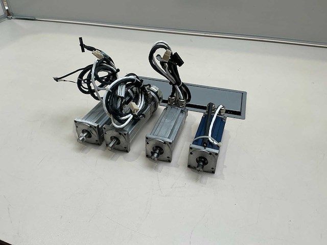 Cleveland motion t0604b9100 / t0604b9103 stappenmotor (4x) - afbeelding 1 van  7