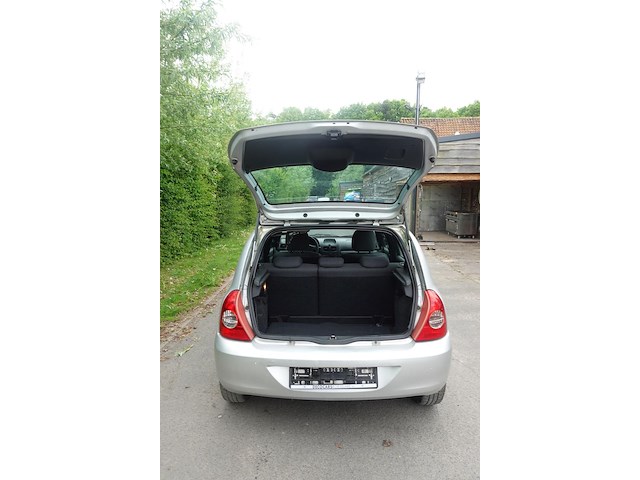 Clio - afbeelding 4 van  19