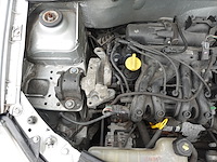 Clio - afbeelding 8 van  19