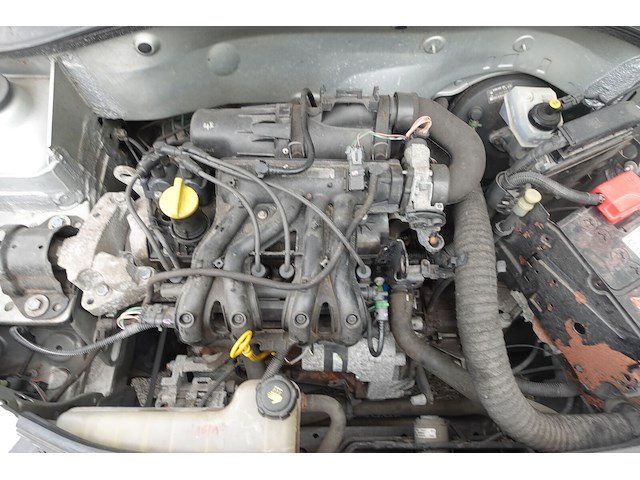 Clio - afbeelding 9 van  19