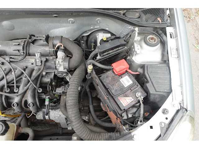 Clio - afbeelding 10 van  19